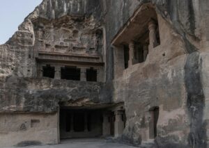 "महाराष्ट्र की प्राचीन गुफाए और ध्यान स्थल"